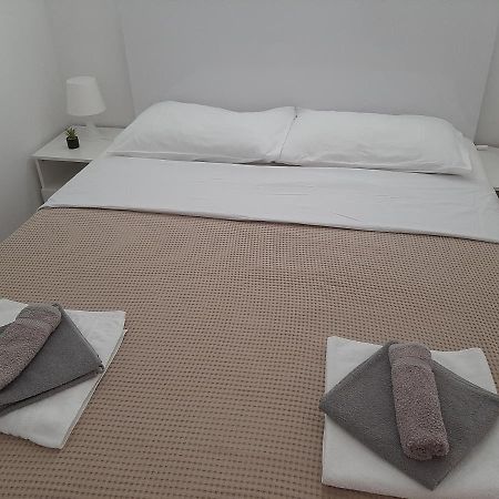 Apartment Enis Barbariga Εξωτερικό φωτογραφία