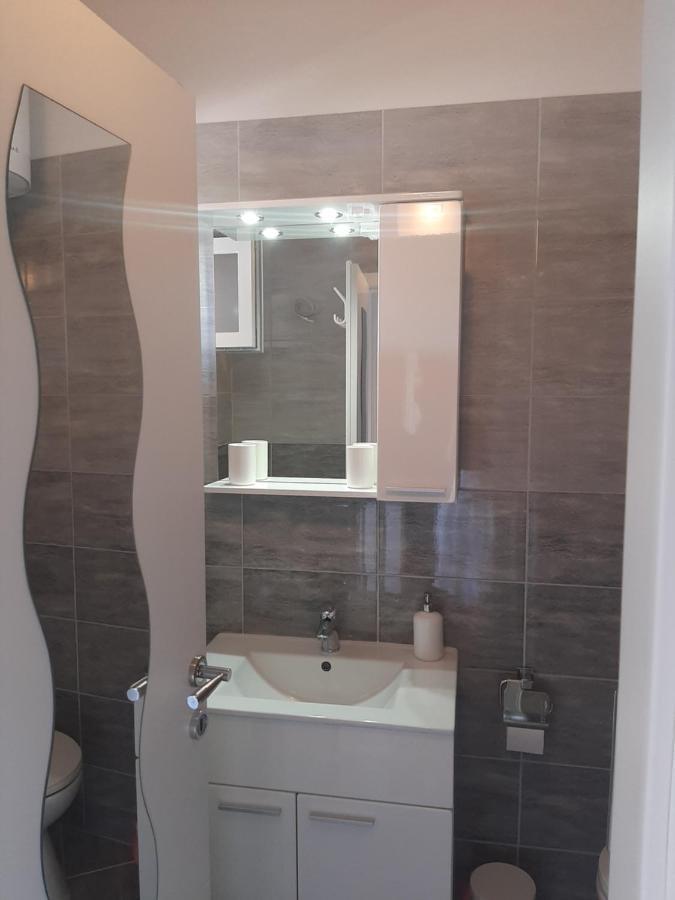Apartment Enis Barbariga Εξωτερικό φωτογραφία