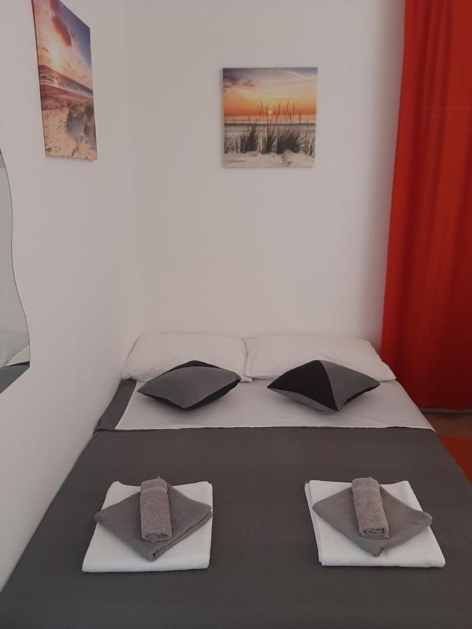 Apartment Enis Barbariga Εξωτερικό φωτογραφία
